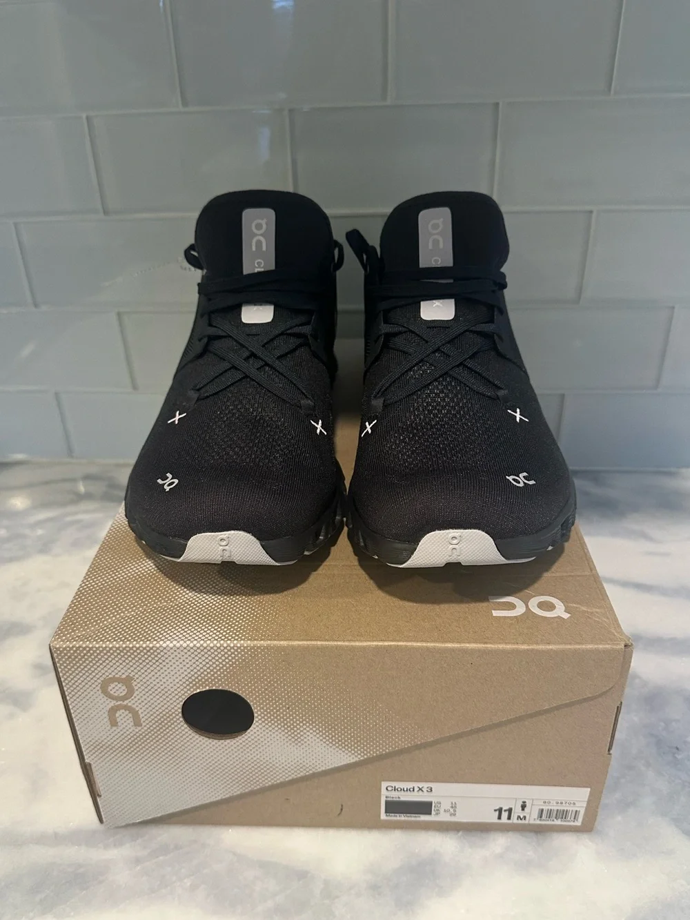 New On Running Cloud X3 Men’s Athletic Training Shoe - Black with Box Size 11
